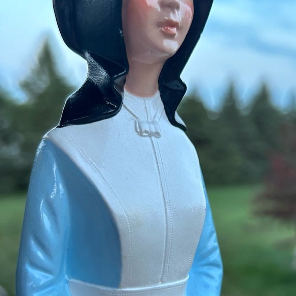 Byron Molds Amish Woman Porcelain Ceramic Statue 1974. - Picture 9 of 12